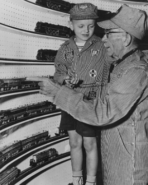 George Sorenson with the resident engineer. Read about it in Layout Memories > Chicago.