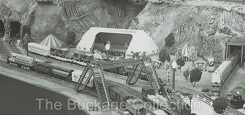 circusareaGHOS.jpg (168477 bytes)